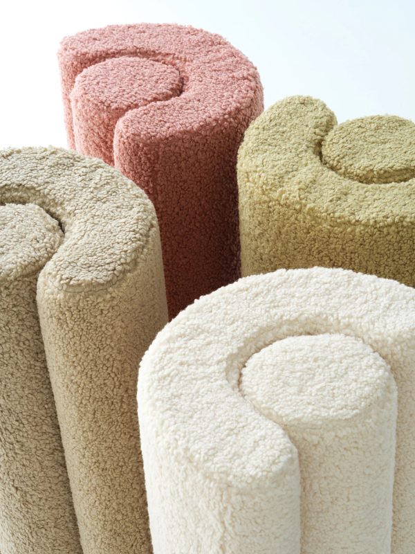 wigiwama flipster kinderstoel – cream white, crème, teddystof, wit, stapelbare speelset, scandinavische kinderkamer