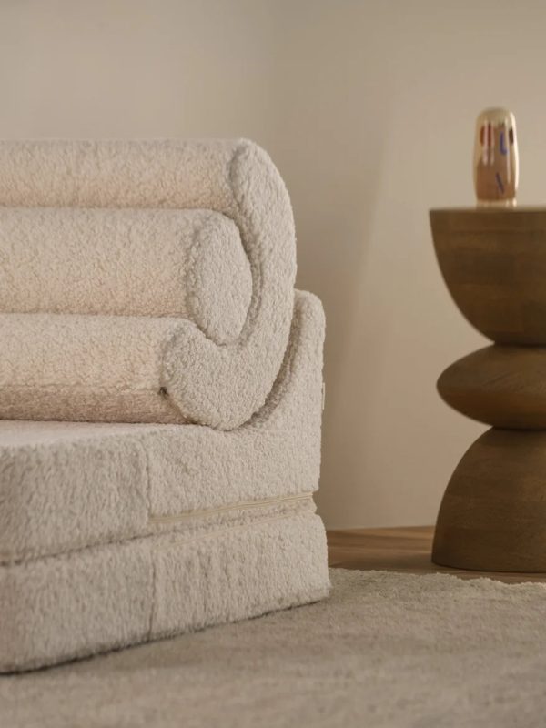 wigiwama flipster kinderstoel – cream white, crème, teddystof, wit, stapelbare speelset, scandinavische kinderkamer