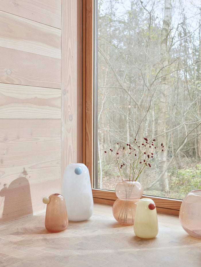 oyoy living lasi vaas - taupe - ø19.5 cm - Afbeelding 3